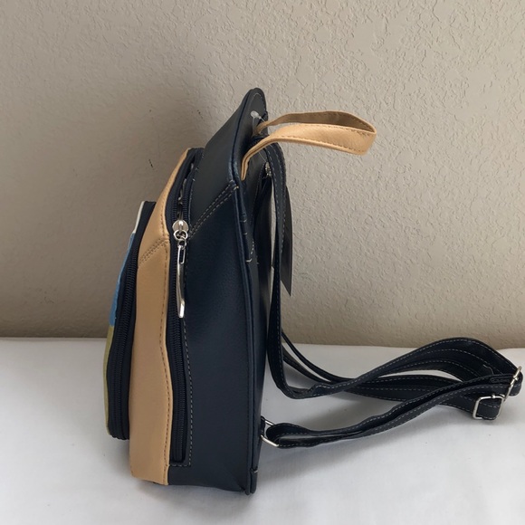 New backpack - Picture 3 of 4